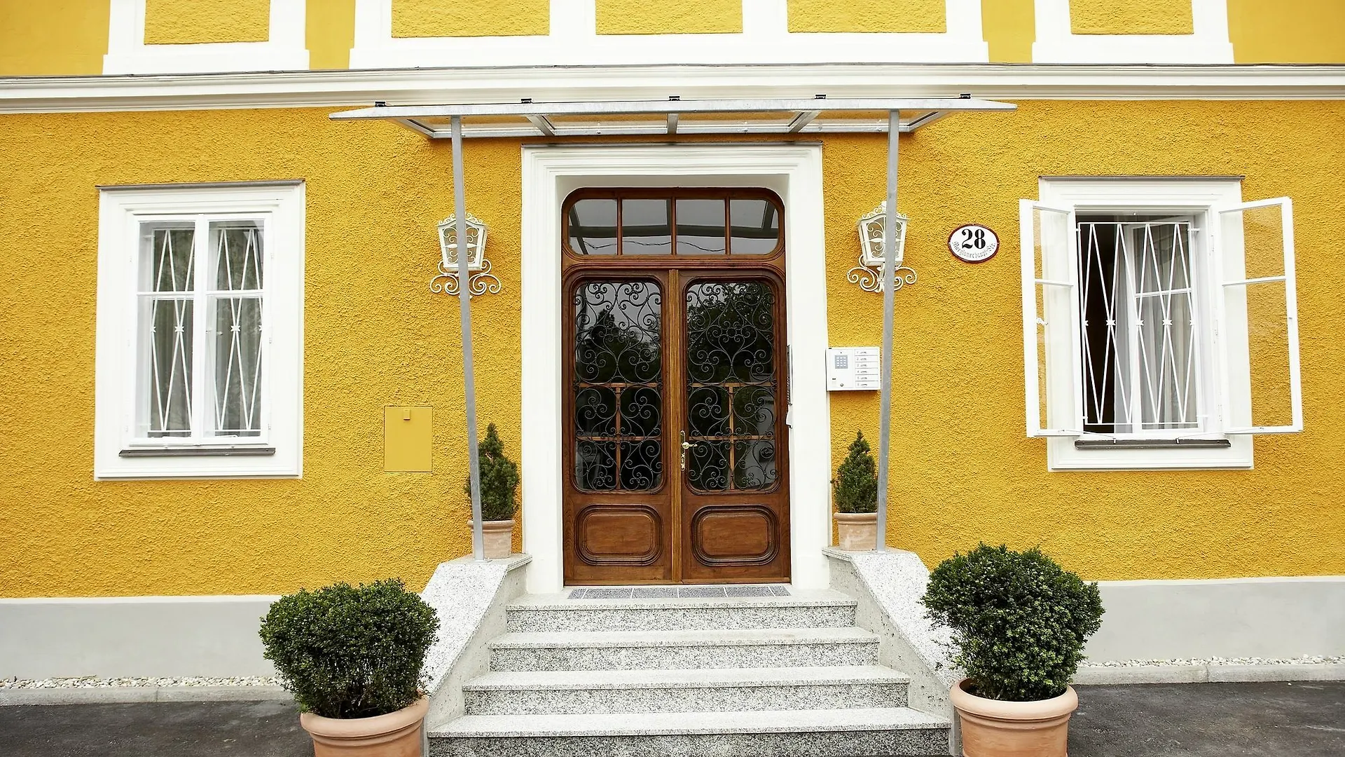 Villa Ceconi By Das Gruene Hotel Zur Post - 100% Bio Salzburg 3*,  Austria